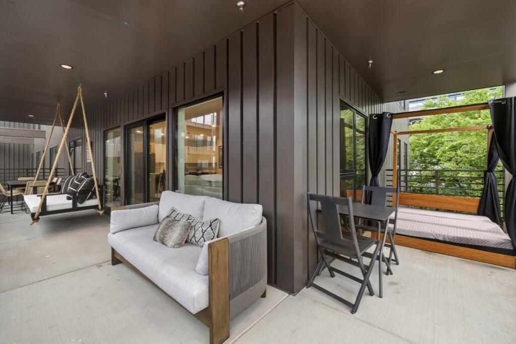 Skyline View, Pool, Gym, Balcony'S, Walk To Bway! Apartment Nashville Bagian luar foto