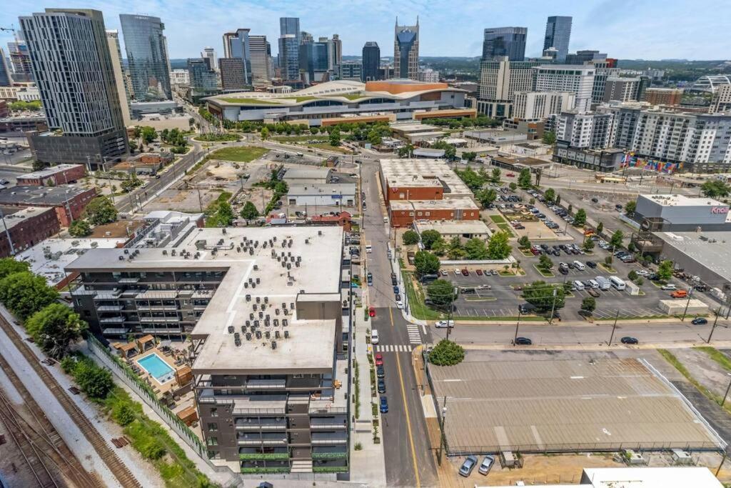 Skyline View, Pool, Gym, Balcony'S, Walk To Bway! Apartment Nashville Bagian luar foto