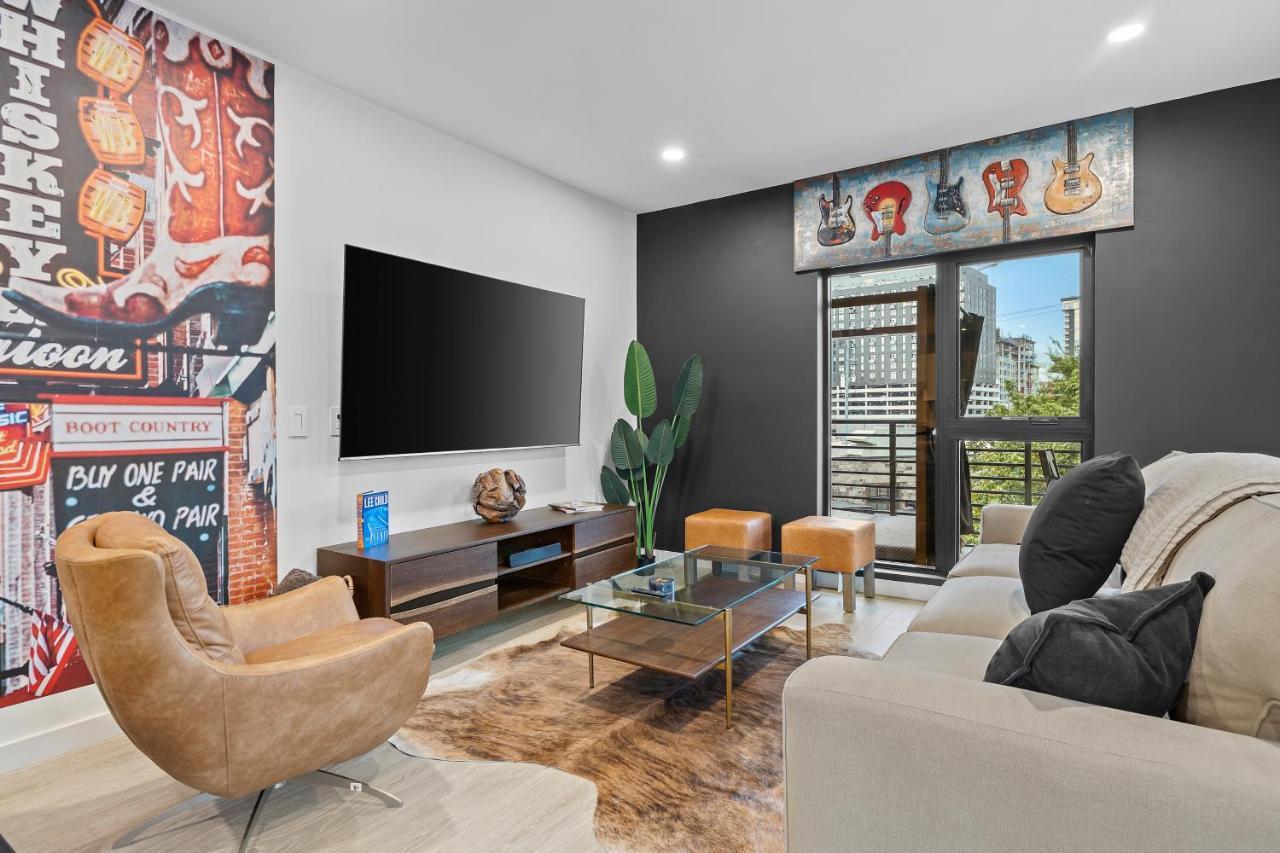 Skyline View, Pool, Gym, Balcony'S, Walk To Bway! Apartment Nashville Bagian luar foto