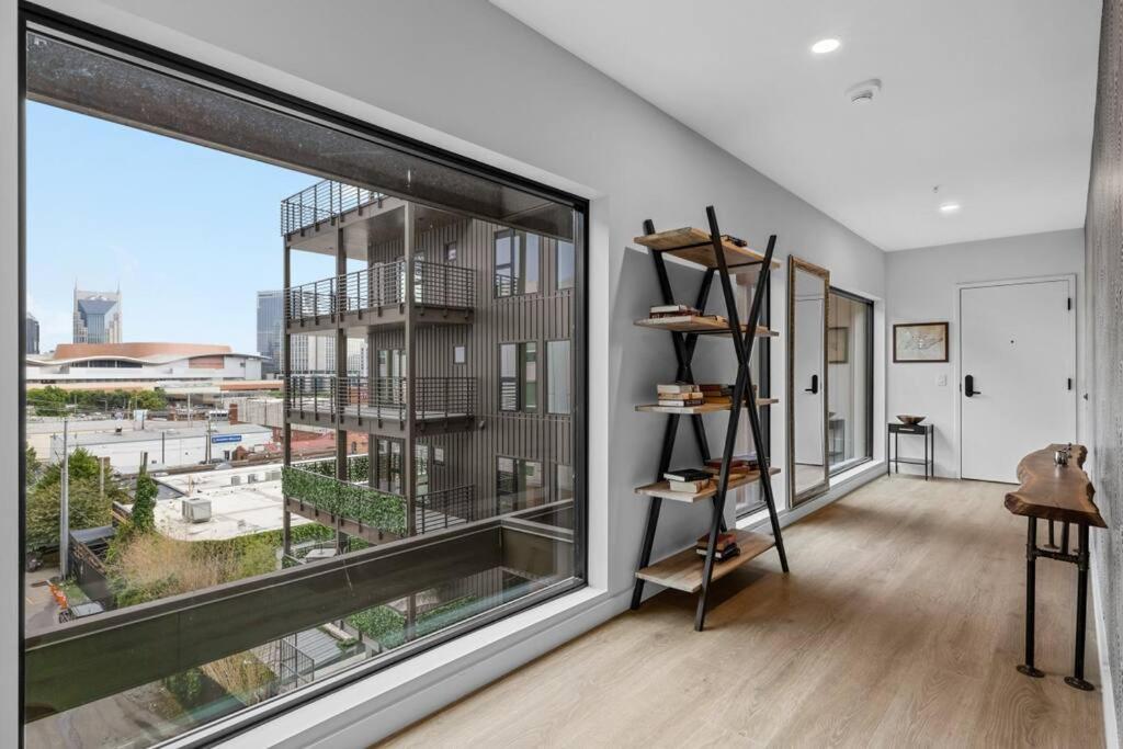Skyline View, Pool, Gym, Balcony'S, Walk To Bway! Apartment Nashville Bagian luar foto