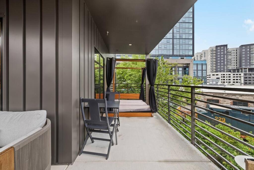 Skyline View, Pool, Gym, Balcony'S, Walk To Bway! Apartment Nashville Bagian luar foto